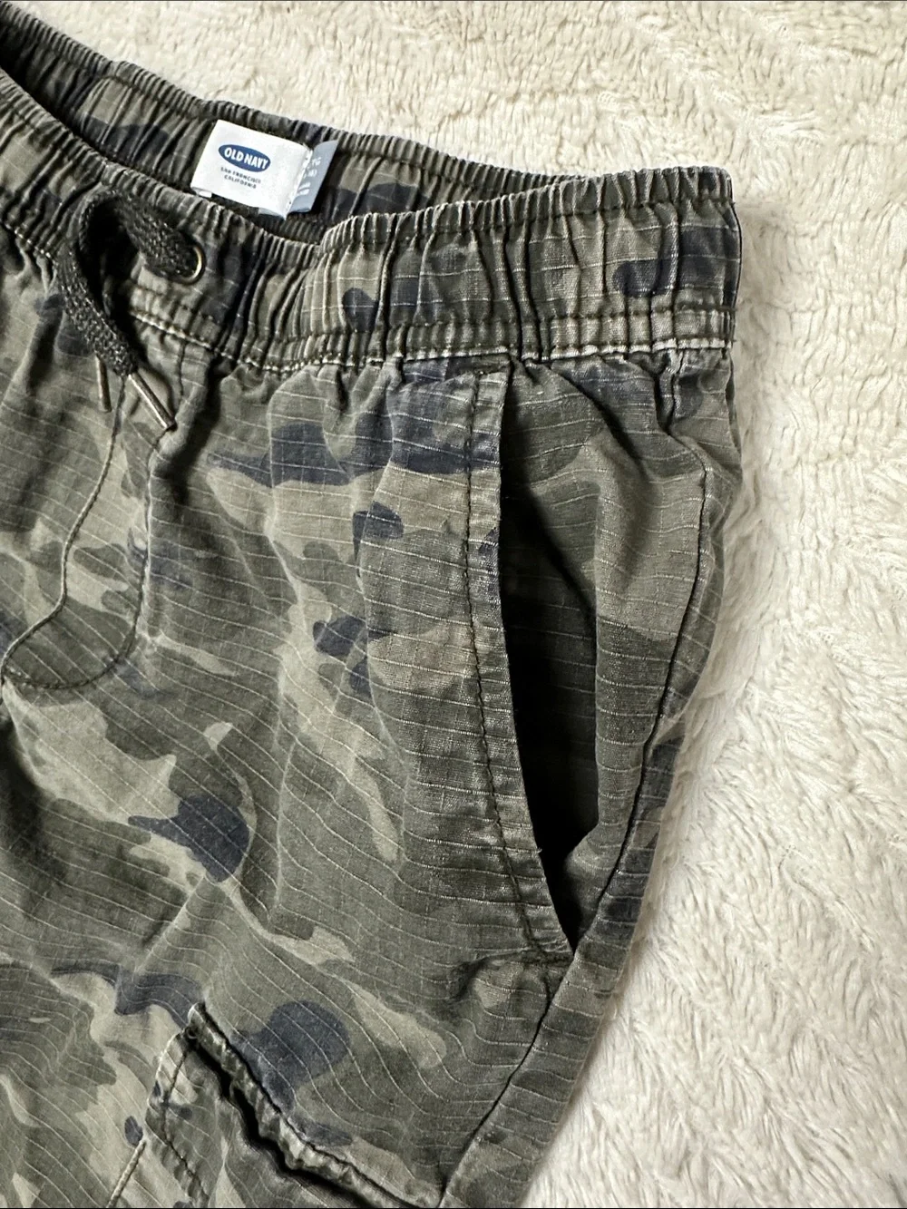 Old Navy 100% Cotton Camo cargo jogger olive green pants boys XL (14 /16)